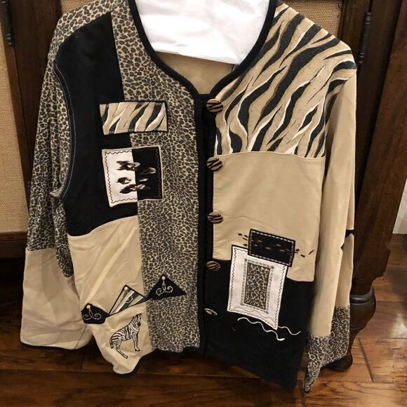 Leopard/cheetah plus size button down top/cardigan - Picture 1 of 4